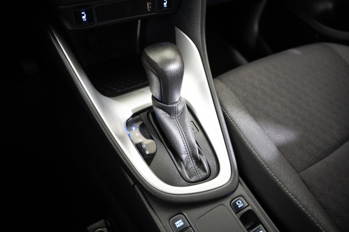toyota-yaris-2022-hibrido-a-gasolina-1490cc