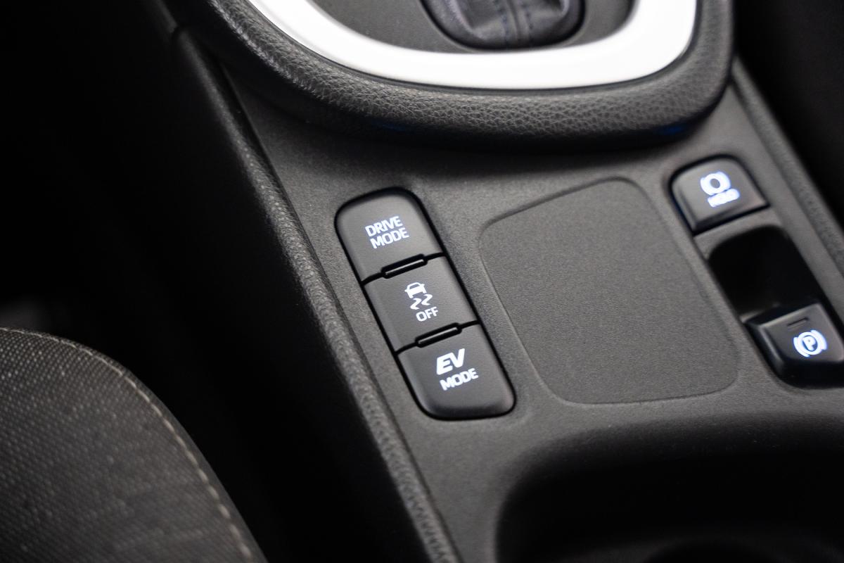 toyota-yaris-2022-hibrido-a-gasolina-1490cc