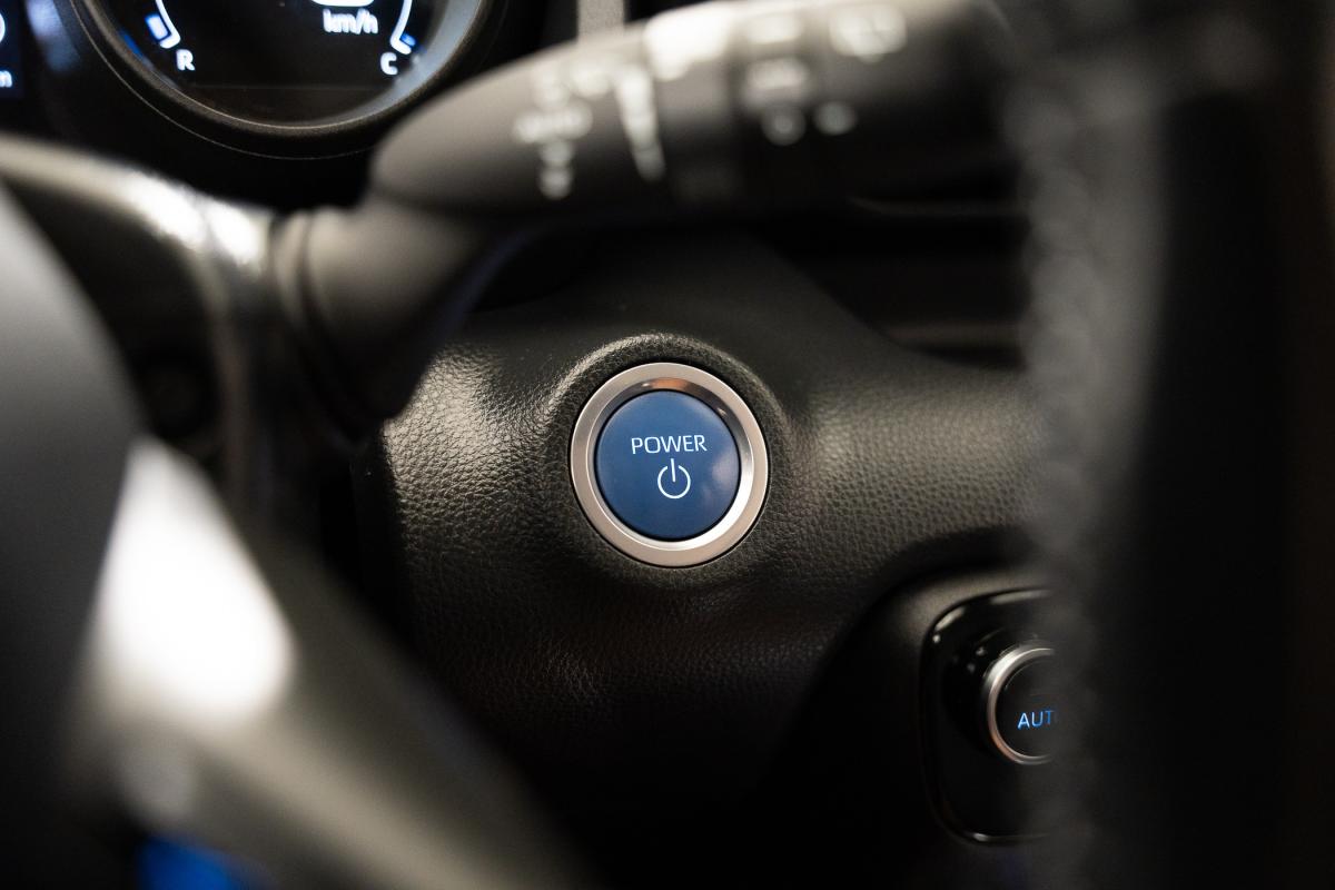 toyota-yaris-2022-hibrido-a-gasolina-1490cc