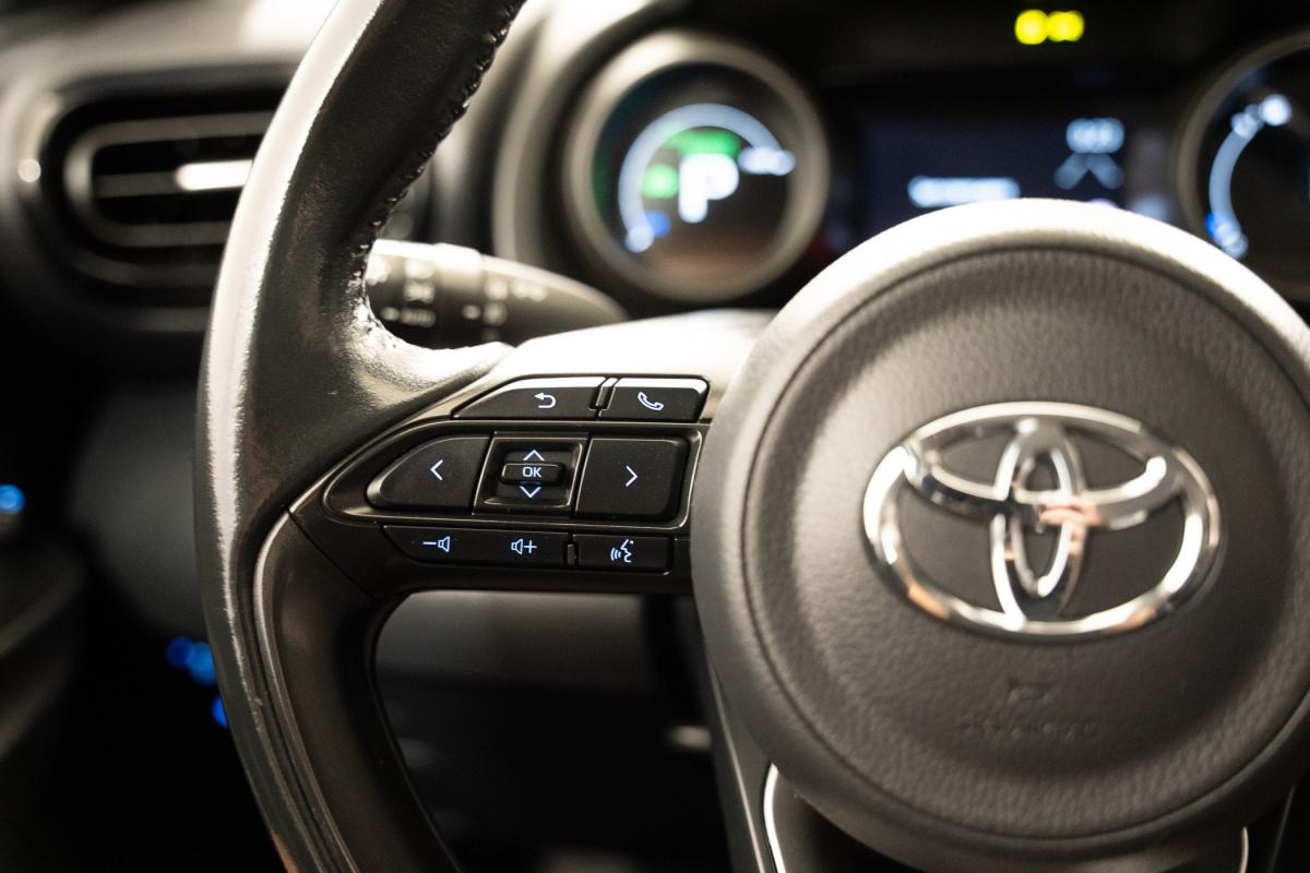 toyota-yaris-2022-hibrido-a-gasolina-1490cc
