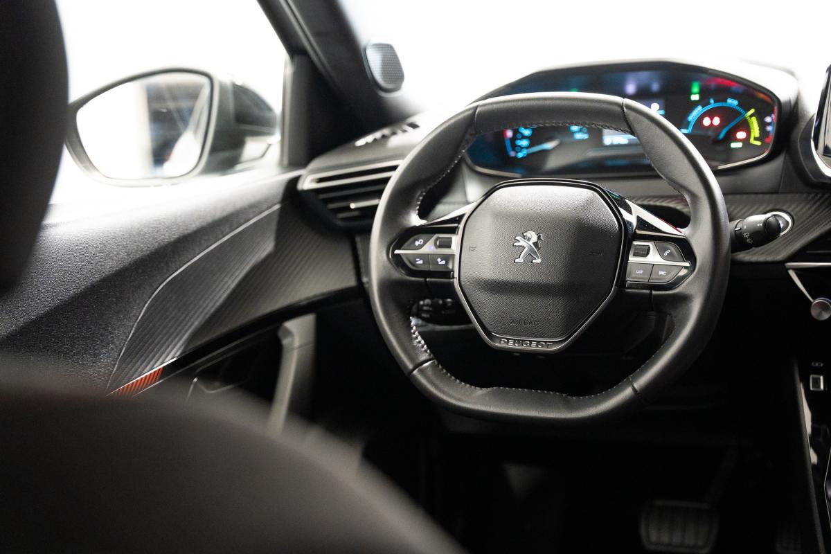 peugeot-2008-2023-eletrico-500cc
