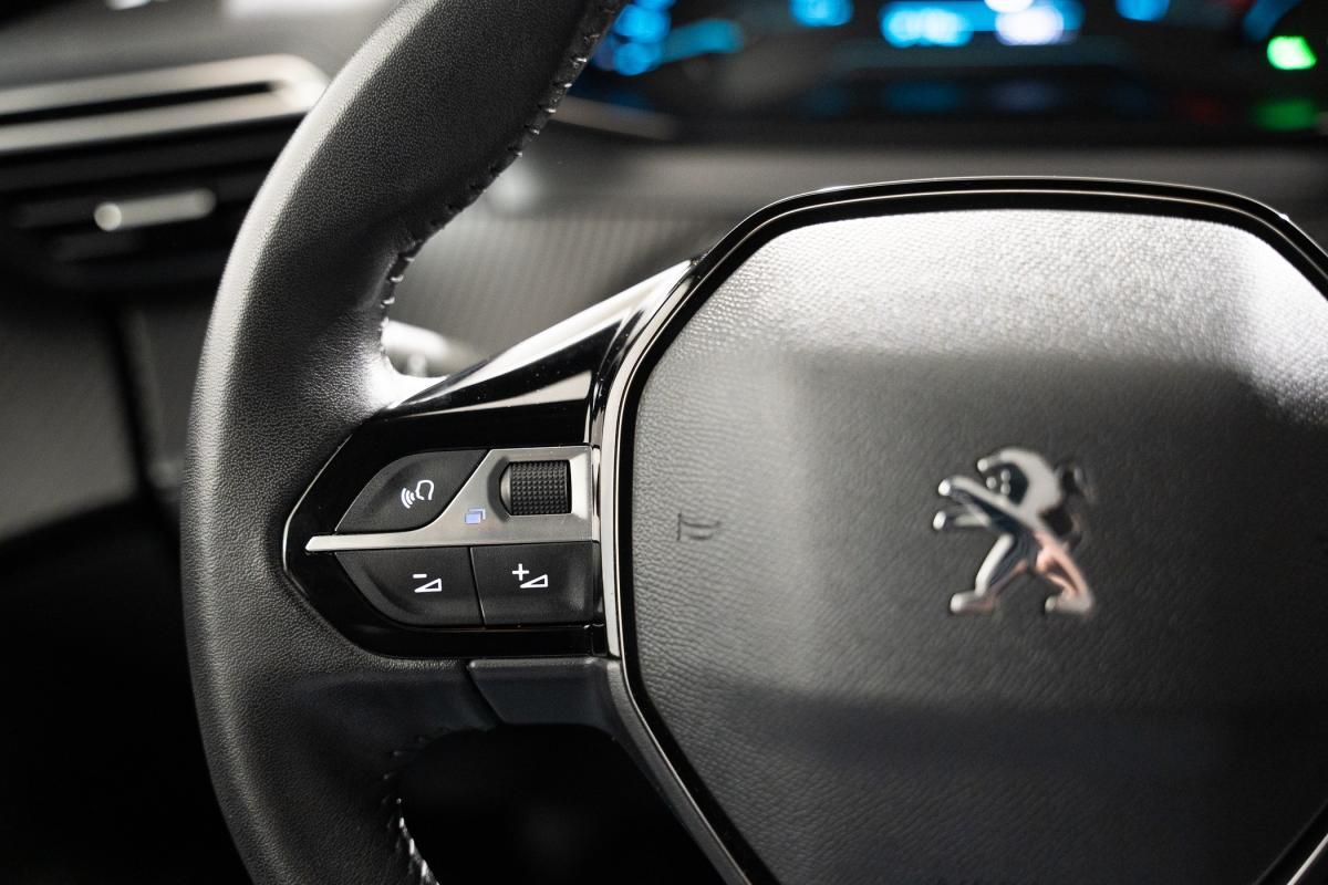 peugeot-2008-2023-eletrico-500cc