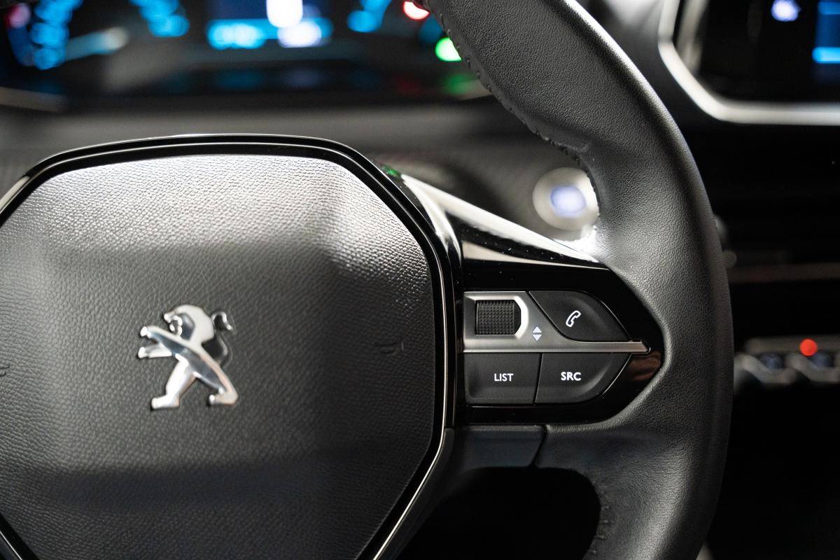 peugeot-2008-2023-eletrico-500cc