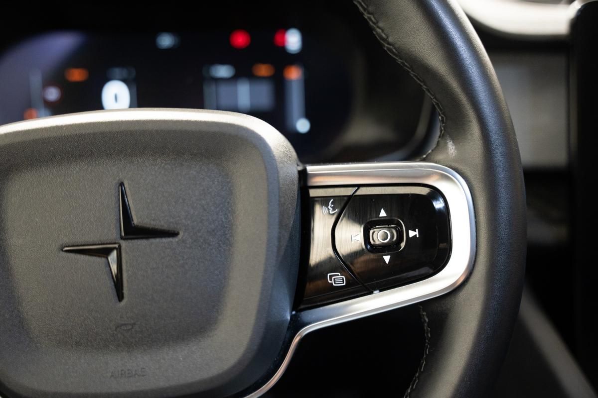 polestar-2-2023-eletrico-500cc