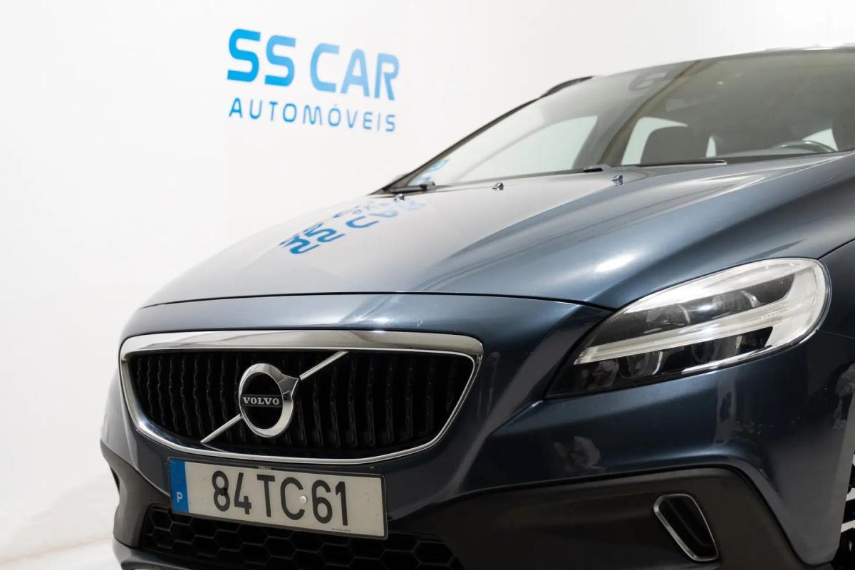 volvo-v40-cross-country-2017-diesel-1969cc