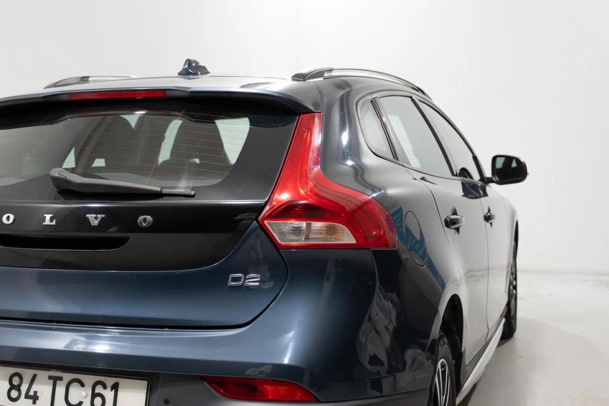 volvo-v40-cross-country-2017-diesel-1969cc