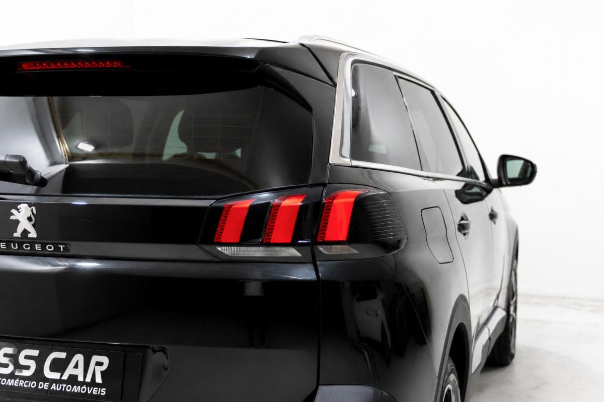 peugeot-5008-2019-gasolina-1199cc