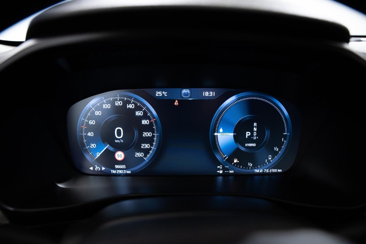volvo-xc40-2021-hibrido-a-gasolina-1477cc