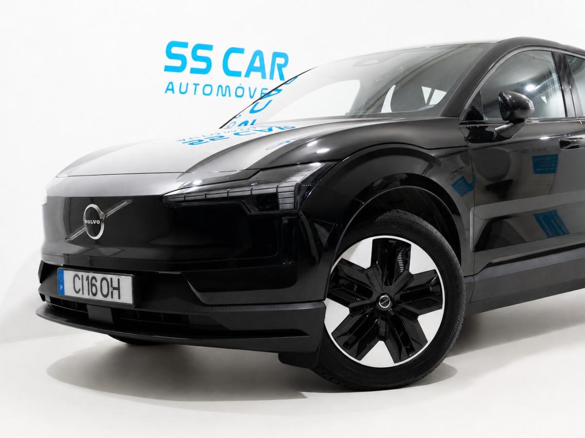 volvo-ex30-2024-eletrico-500cc