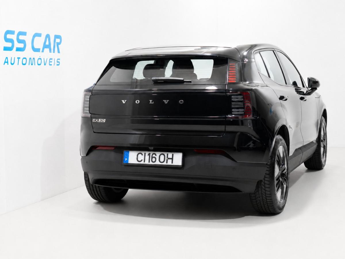 volvo-ex30-2024-eletrico-500cc