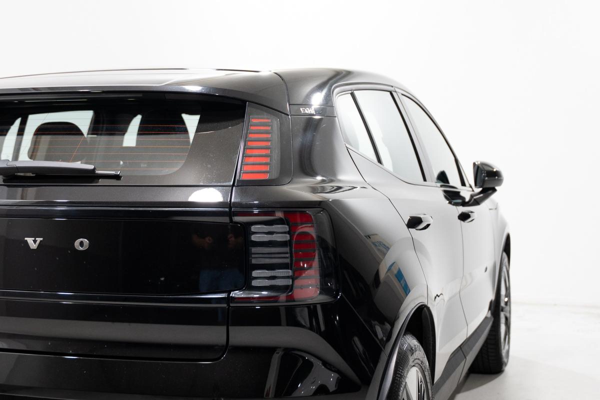 volvo-ex30-2024-eletrico-500cc