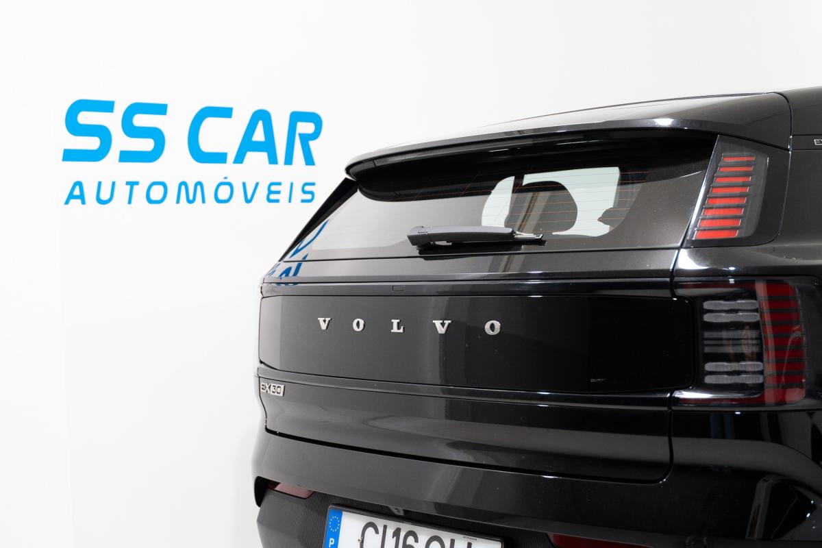 volvo-ex30-2024-eletrico-500cc