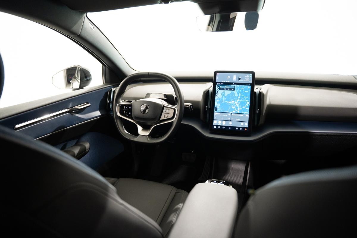 volvo-ex30-2024-eletrico-500cc