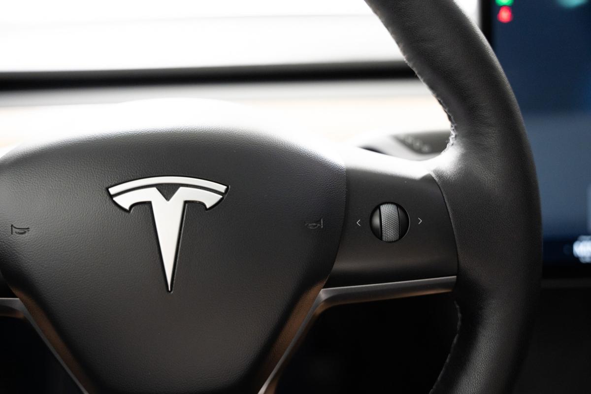 tesla-model-3-2022-eletrico-500cc
