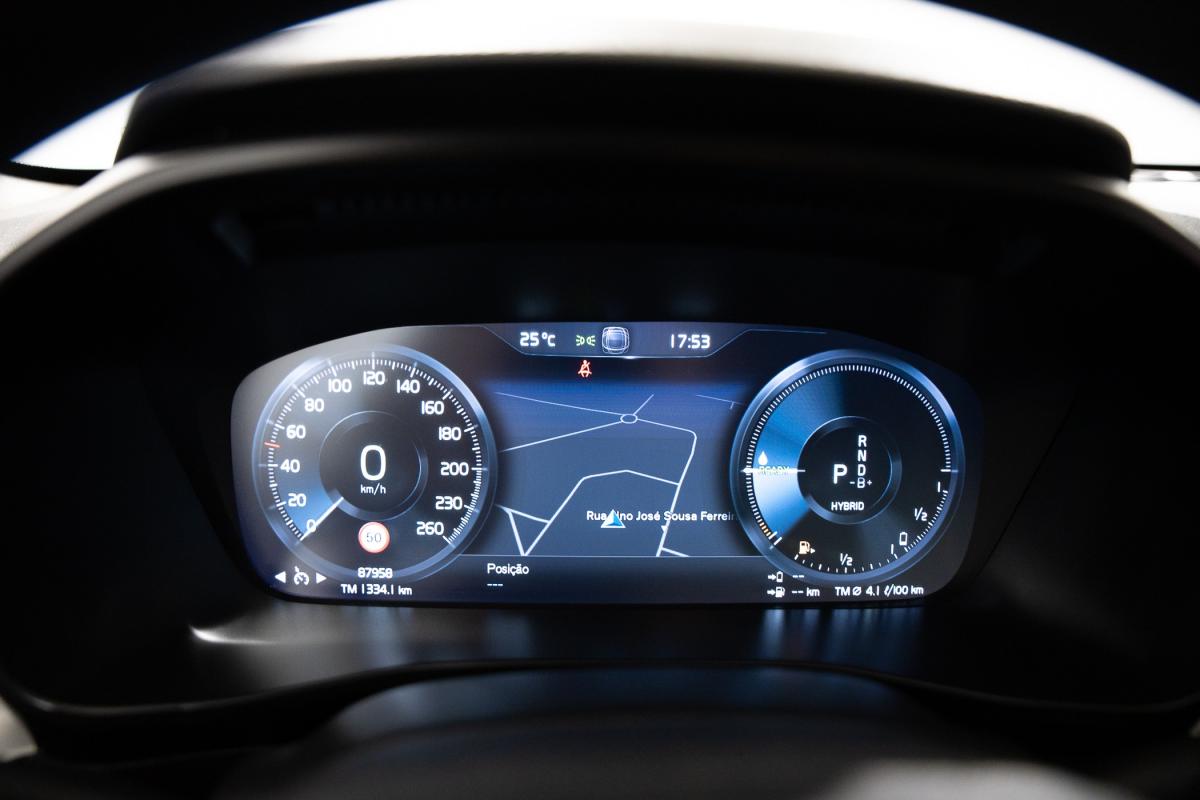 volvo-xc40-2021-hibrido-a-gasolina-1477cc