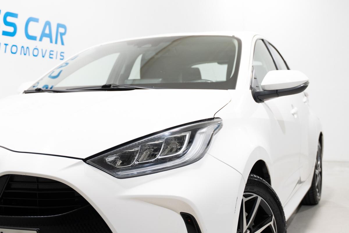 toyota-yaris-2022-hibrido-a-gasolina-1490cc