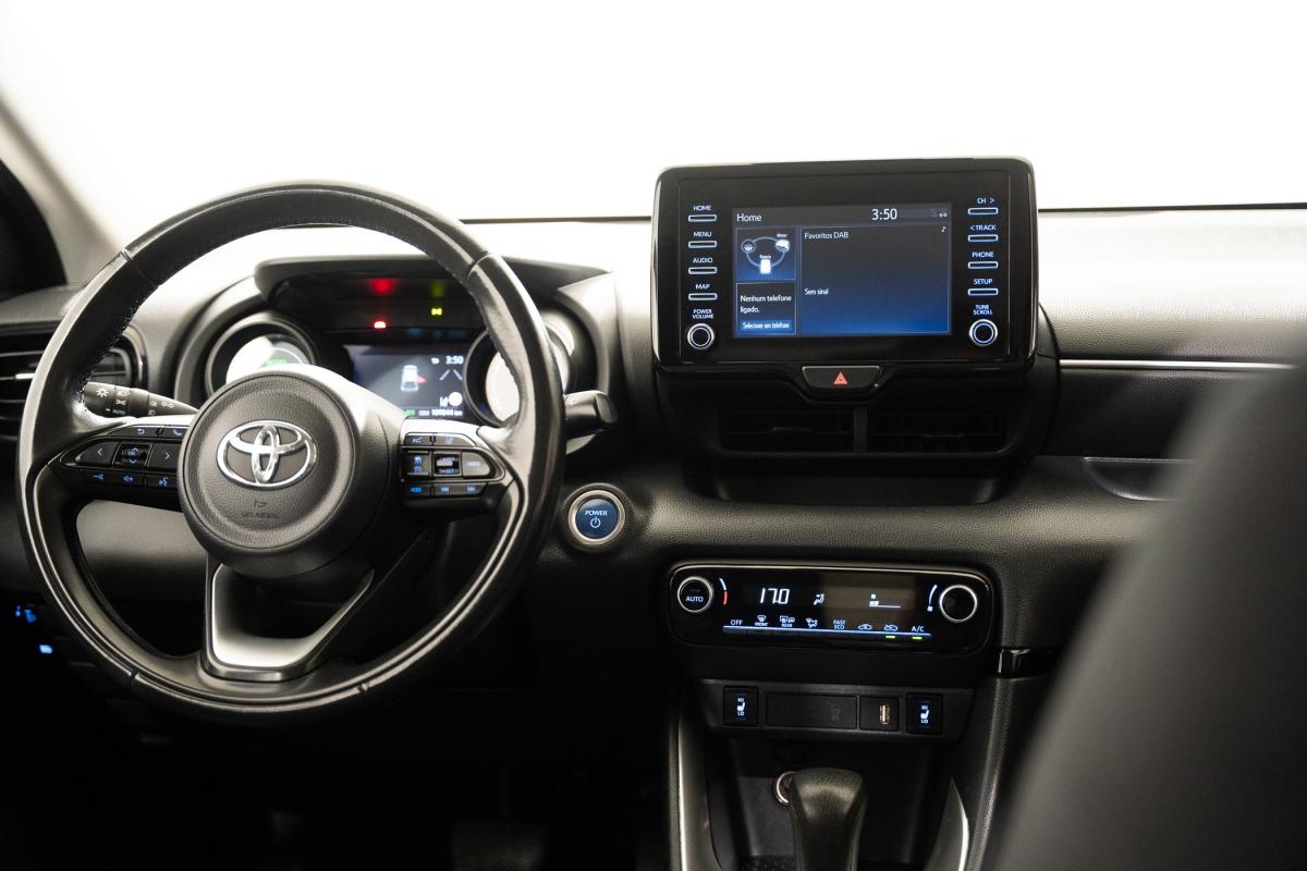 toyota-yaris-2022-hibrido-a-gasolina-1490cc