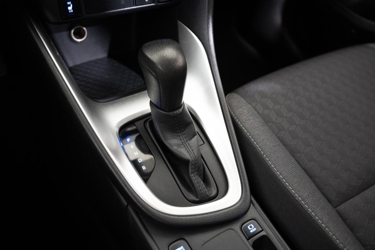 toyota-yaris-2022-hibrido-a-gasolina-1490cc
