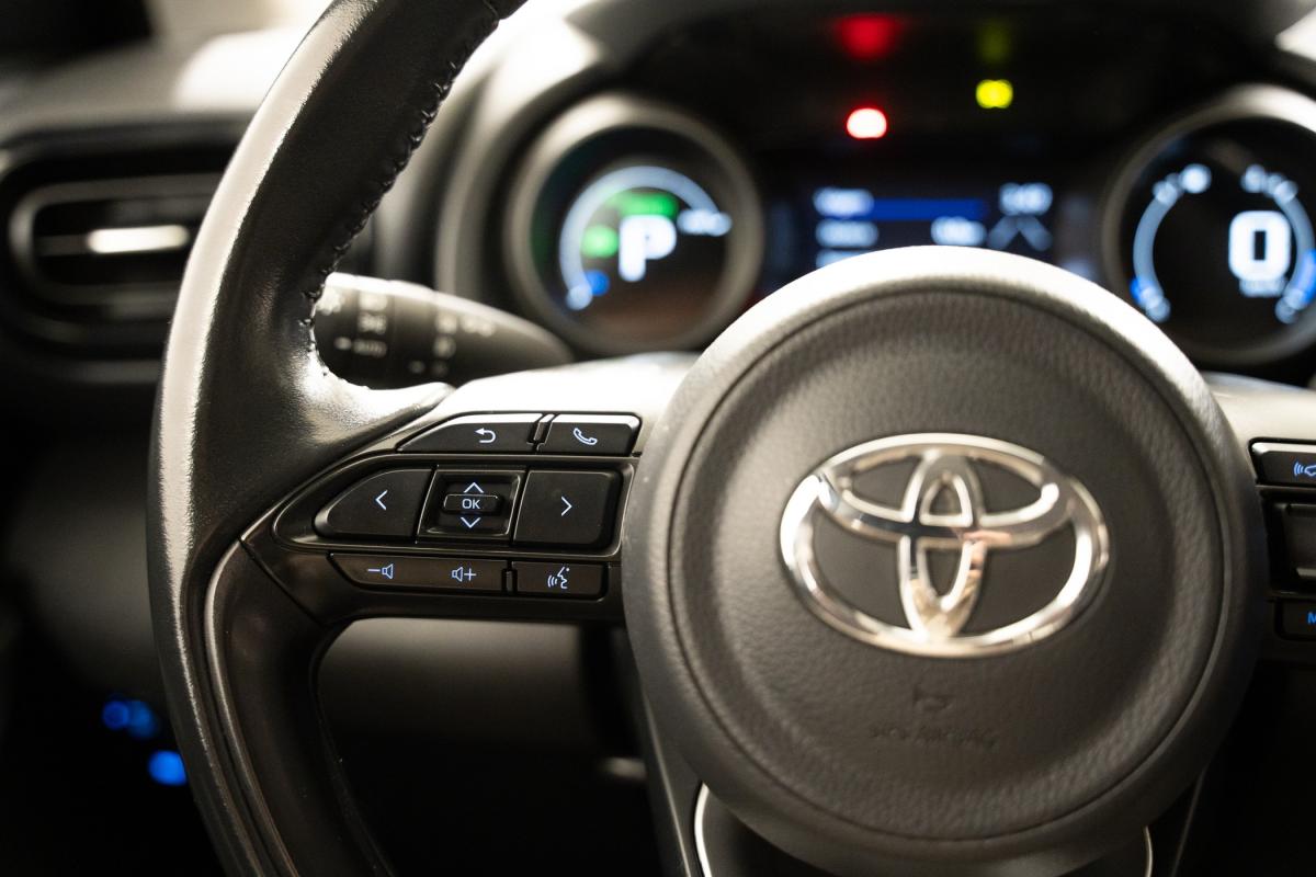 toyota-yaris-2022-hibrido-a-gasolina-1490cc