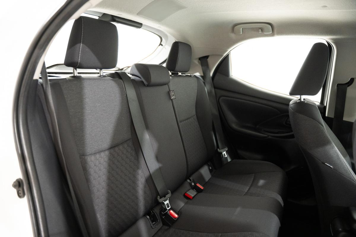 toyota-yaris-2022-hibrido-a-gasolina-1490cc