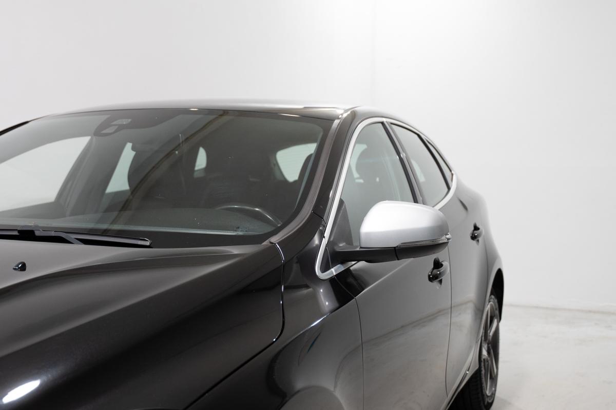 volvo-v40-2015-diesel-1969cc