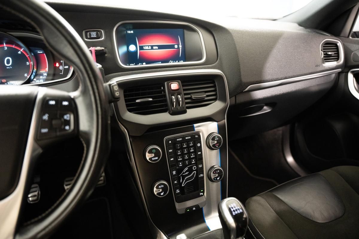 volvo-v40-2015-diesel-1969cc