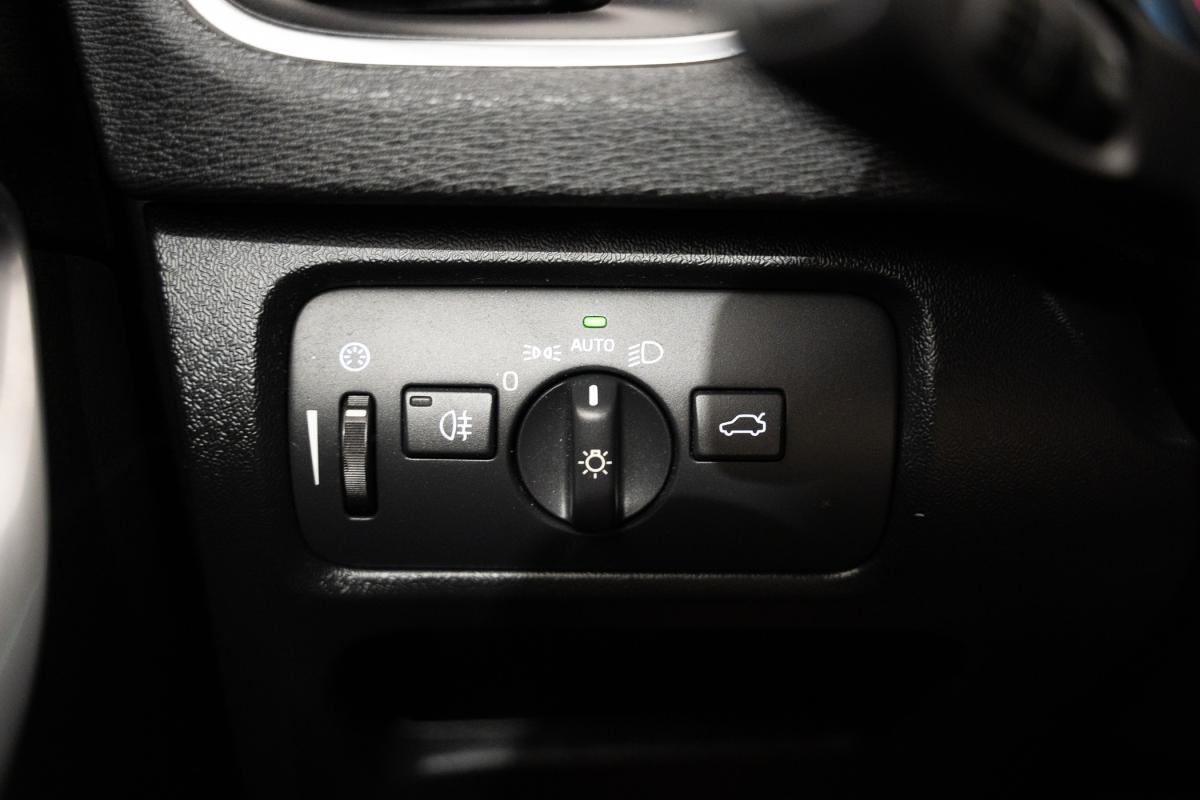 volvo-v40-2015-diesel-1969cc