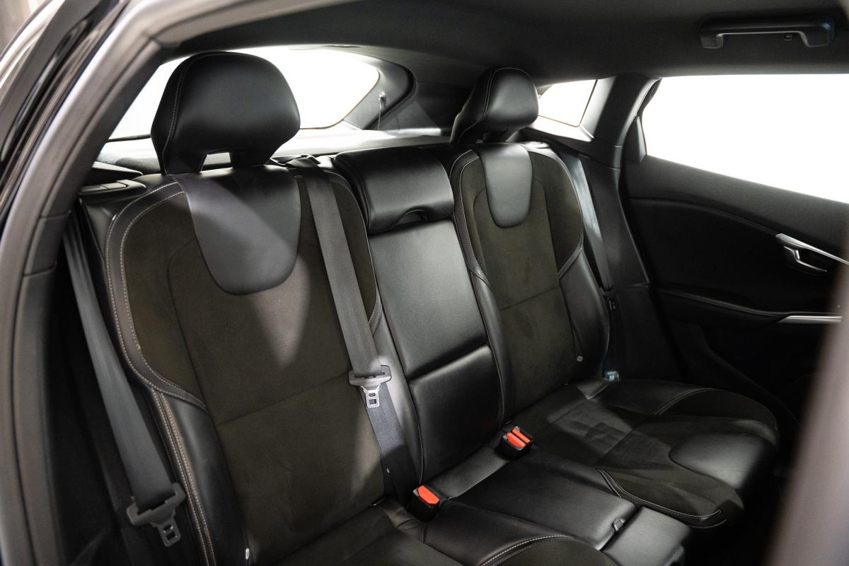 volvo-v40-2015-diesel-1969cc