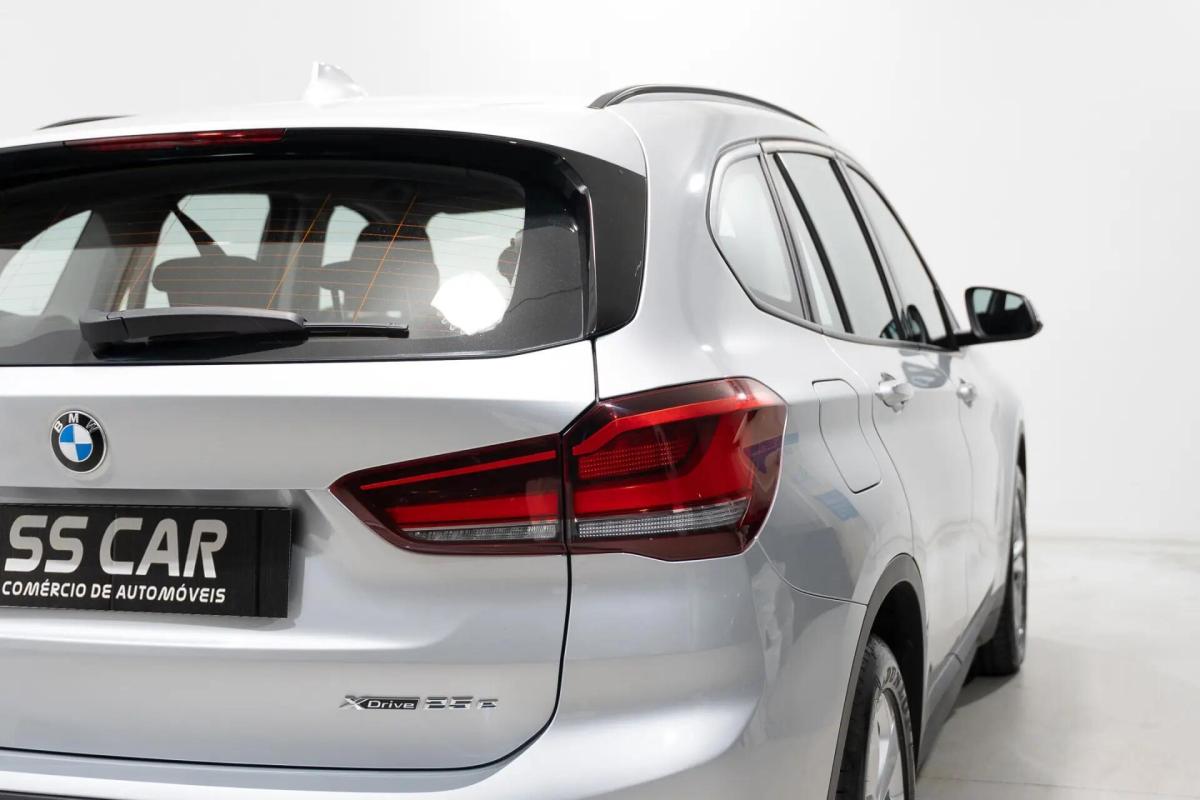 bmw-x1-xdrive25e-2021-hibrido-a-gasolina-1499cc