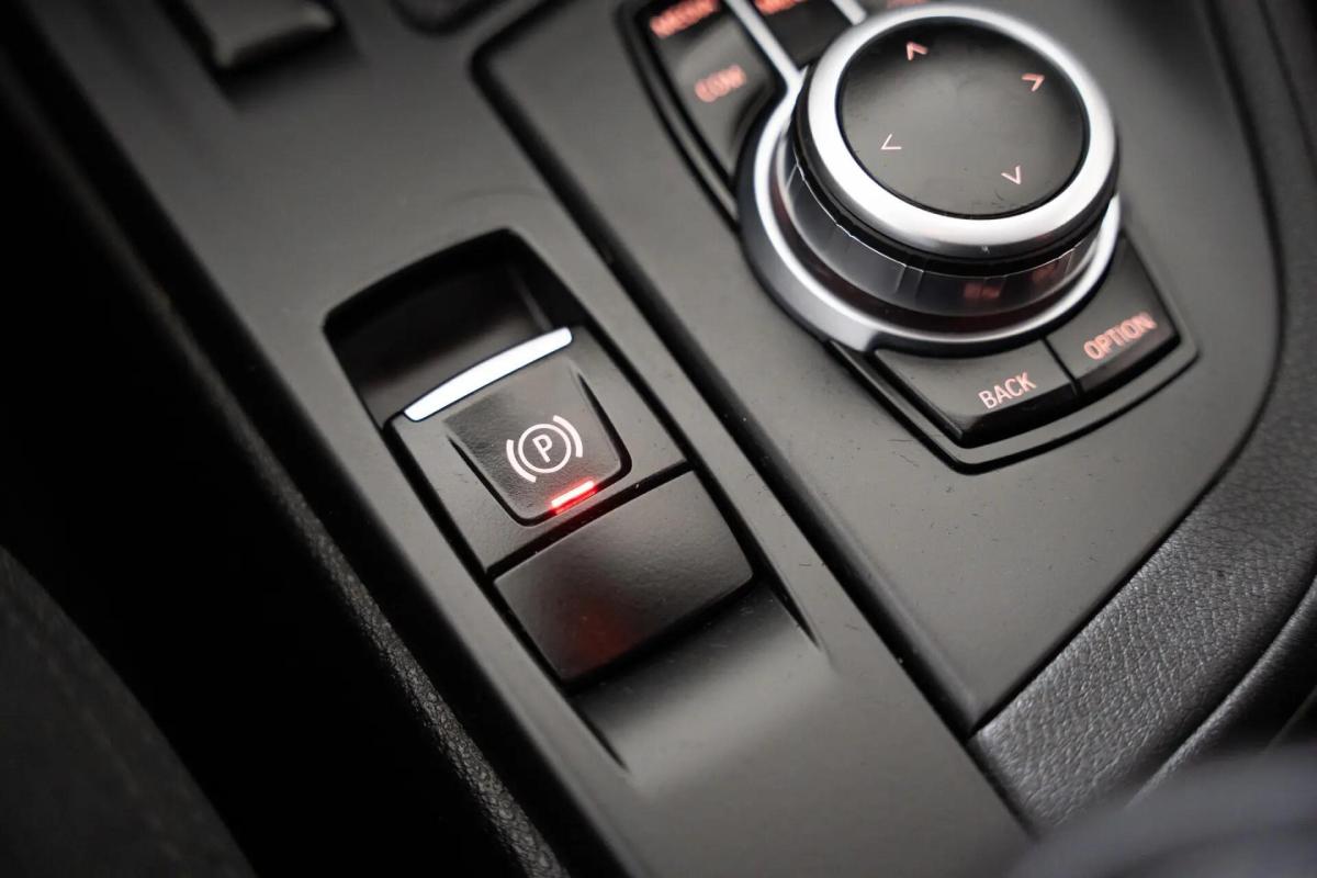 bmw-x1-xdrive25e-2021-hibrido-a-gasolina-1499cc