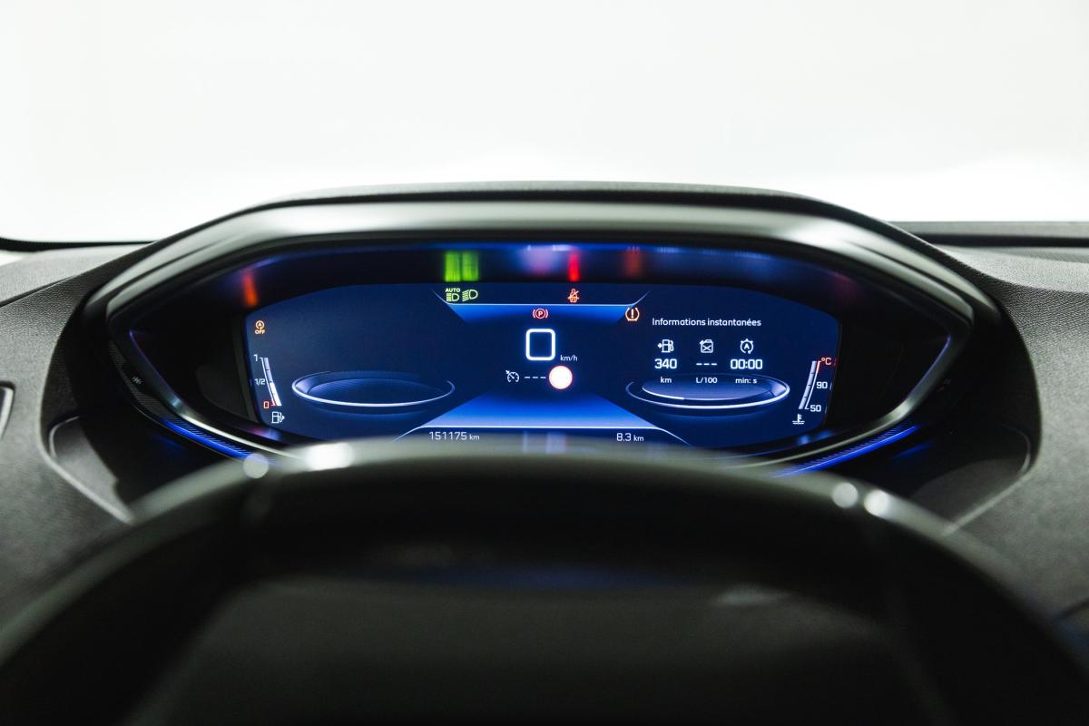 peugeot-5008-2023-gasolina-1199cc