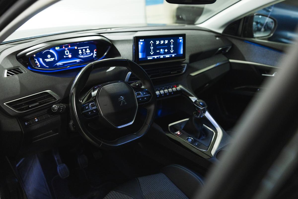 peugeot-5008-2023-gasolina-1199cc