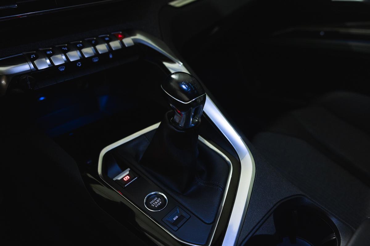 peugeot-5008-2023-gasolina-1199cc