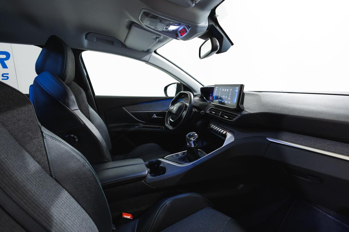 peugeot-5008-2023-gasolina-1199cc