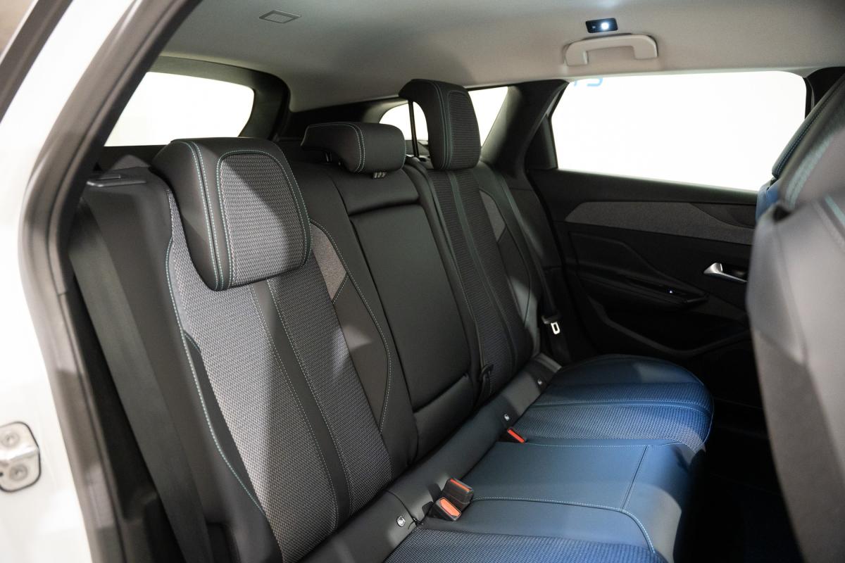 peugeot-308-sw-2023-gasolina-1199cc