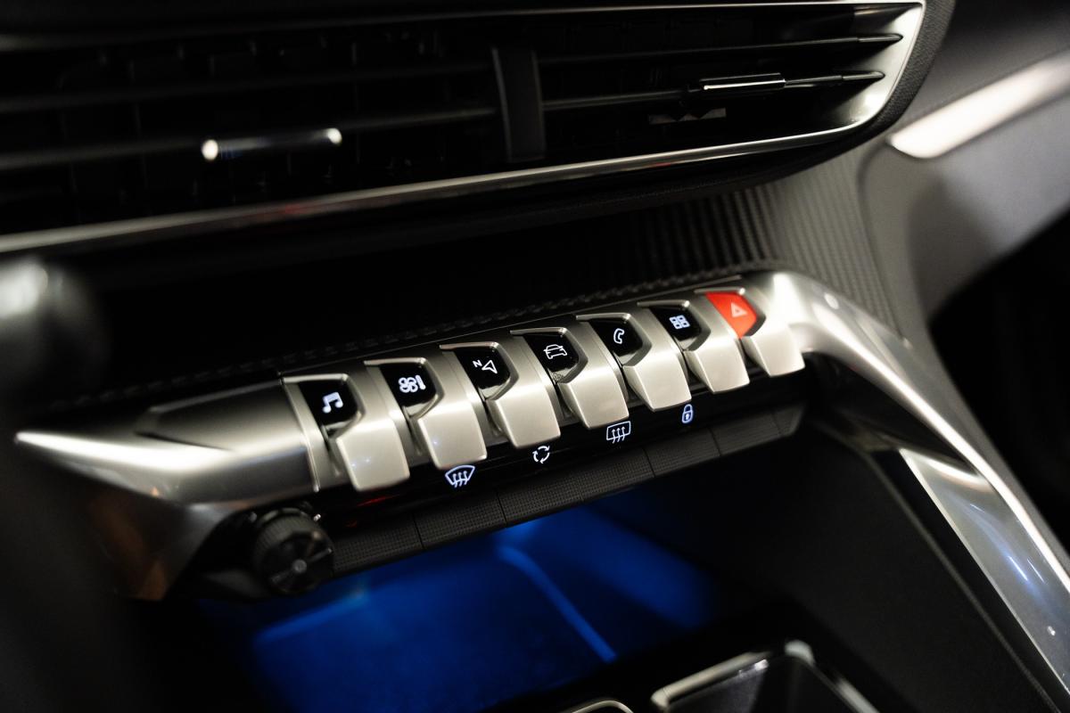 peugeot-5008-2023-gasolina-1199cc