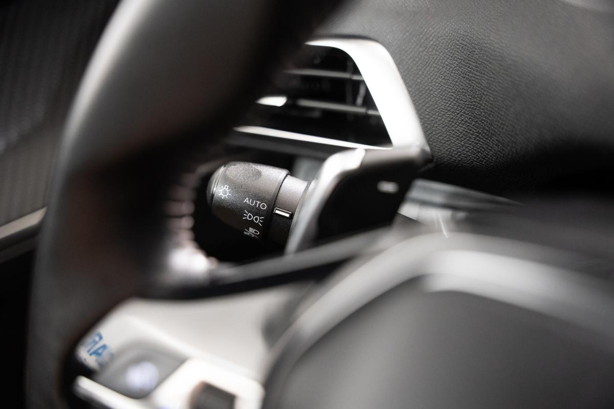 peugeot-5008-2023-gasolina-1199cc