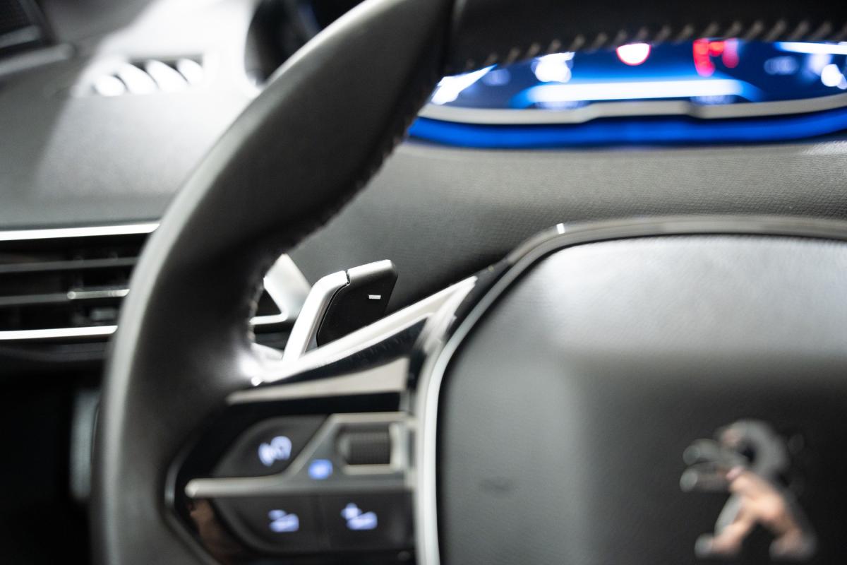 peugeot-5008-2023-gasolina-1199cc