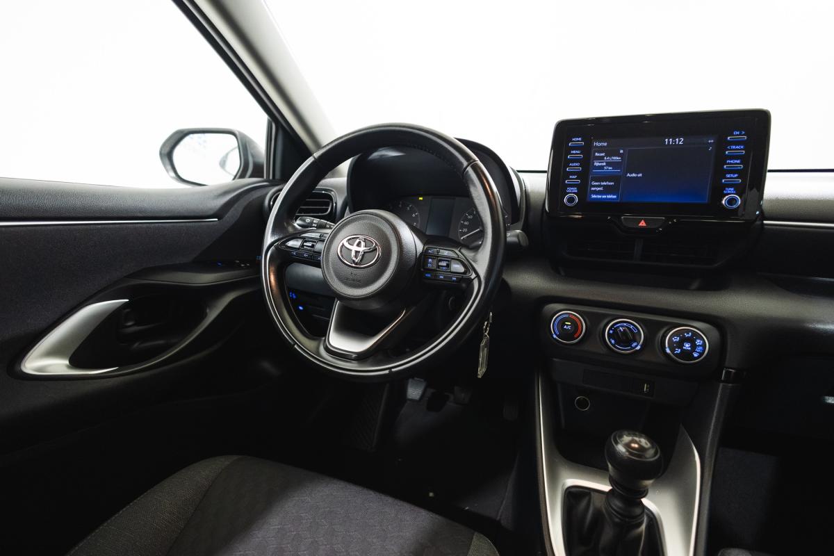 toyota-yaris-2023-gasolina-1490cc