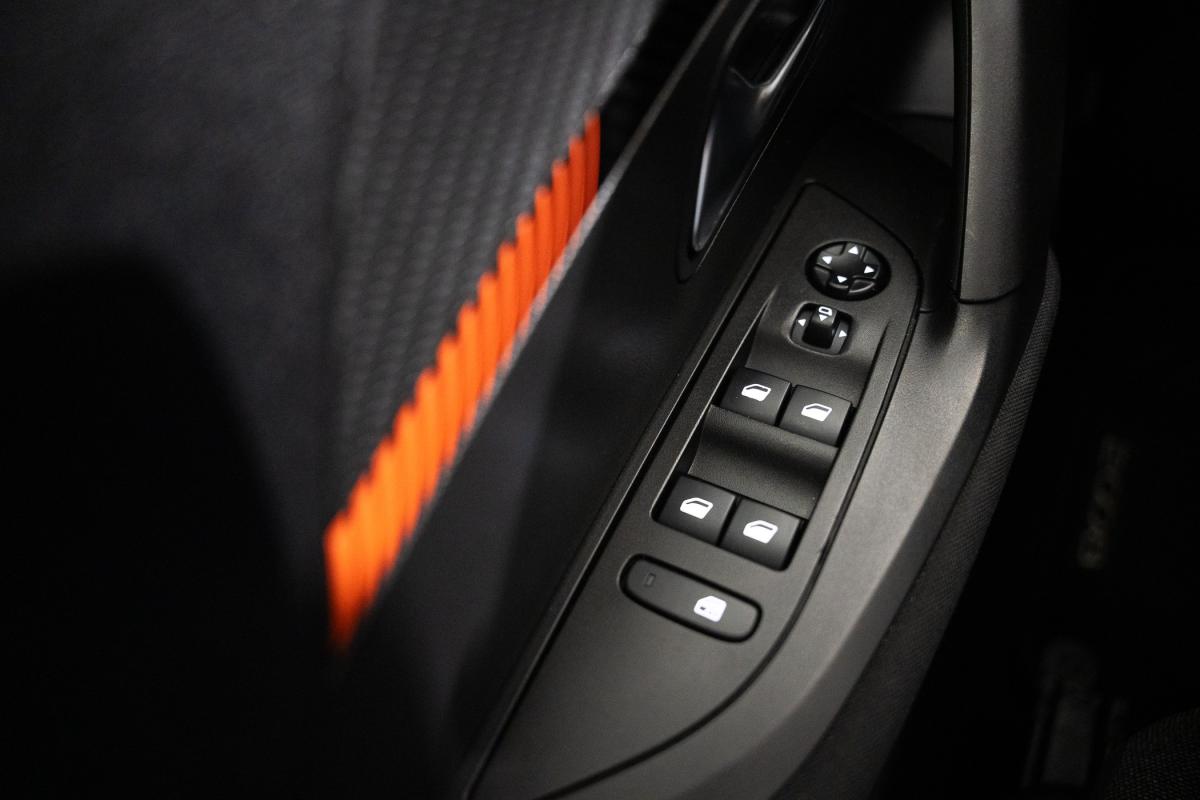 peugeot-2008-2021-gasolina-1199cc