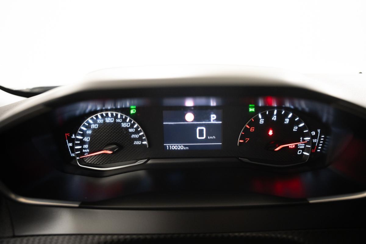 peugeot-2008-2021-gasolina-1199cc