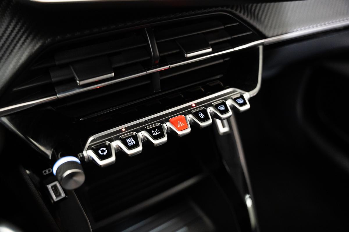 peugeot-208-2020-gasolina-1199cc