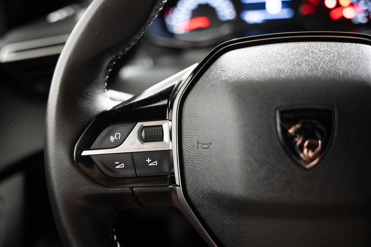 peugeot-2008-2024-gasolina-1199cc
