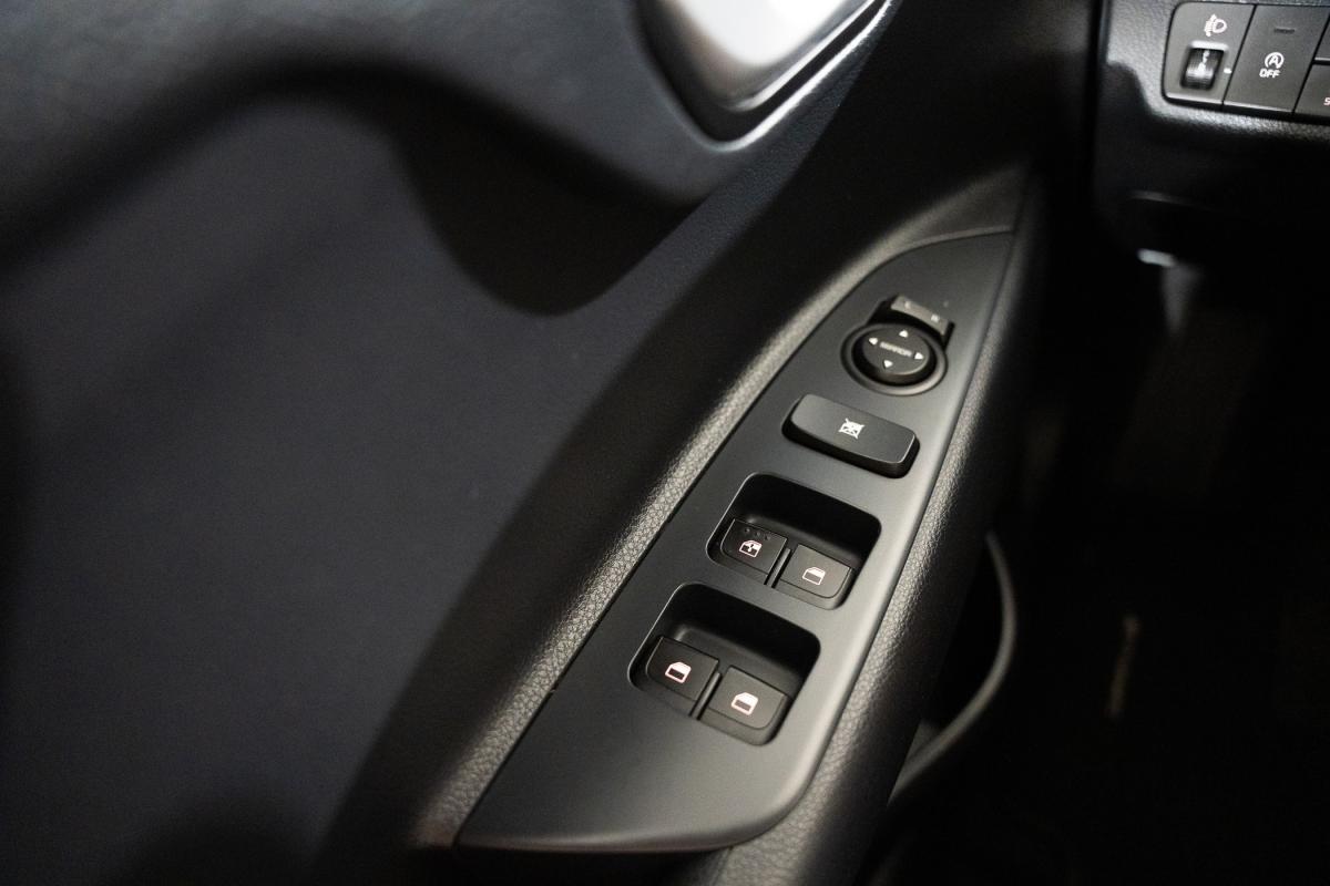 kia-stonic-2024-gasolina-998cc