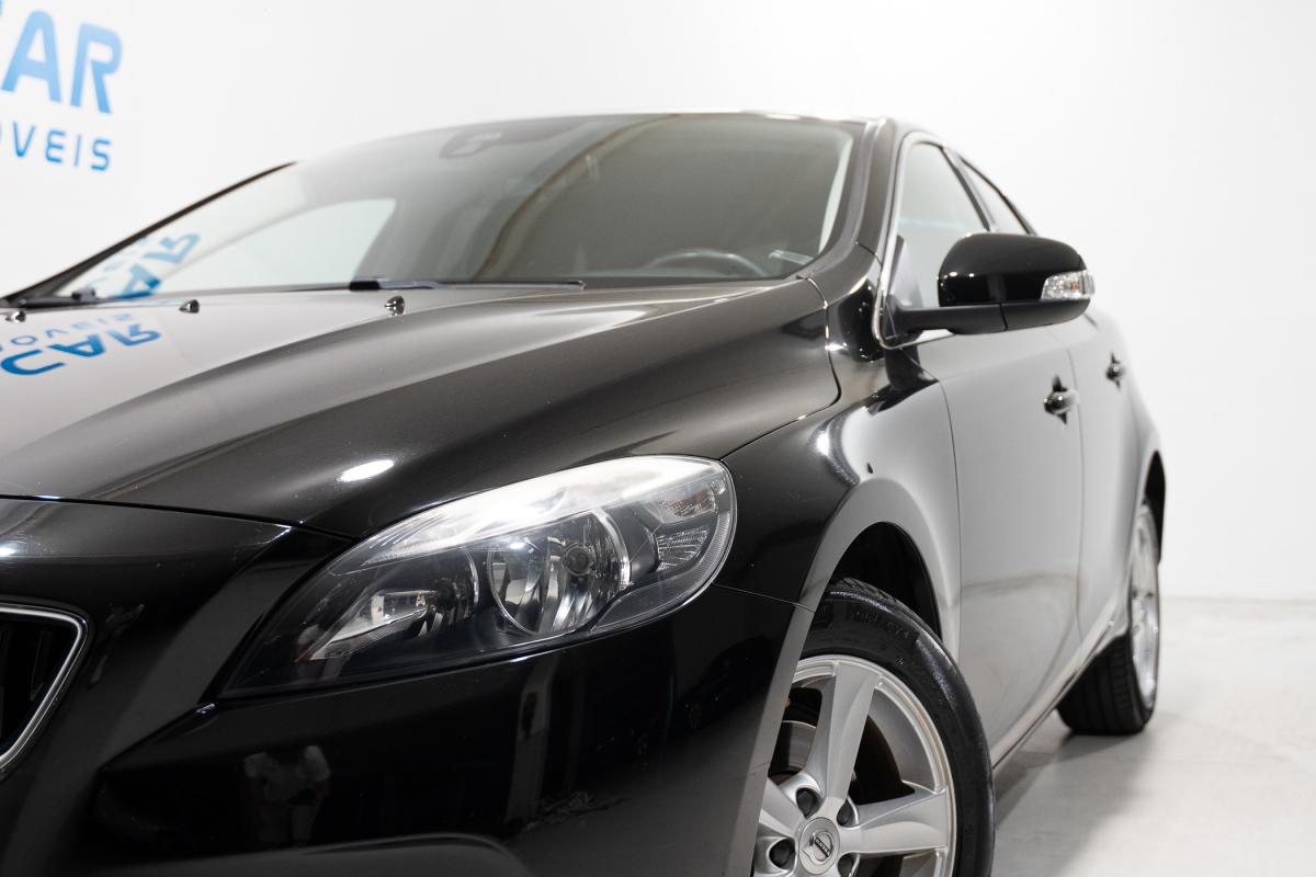 volvo-v40-2017-diesel-1969cc
