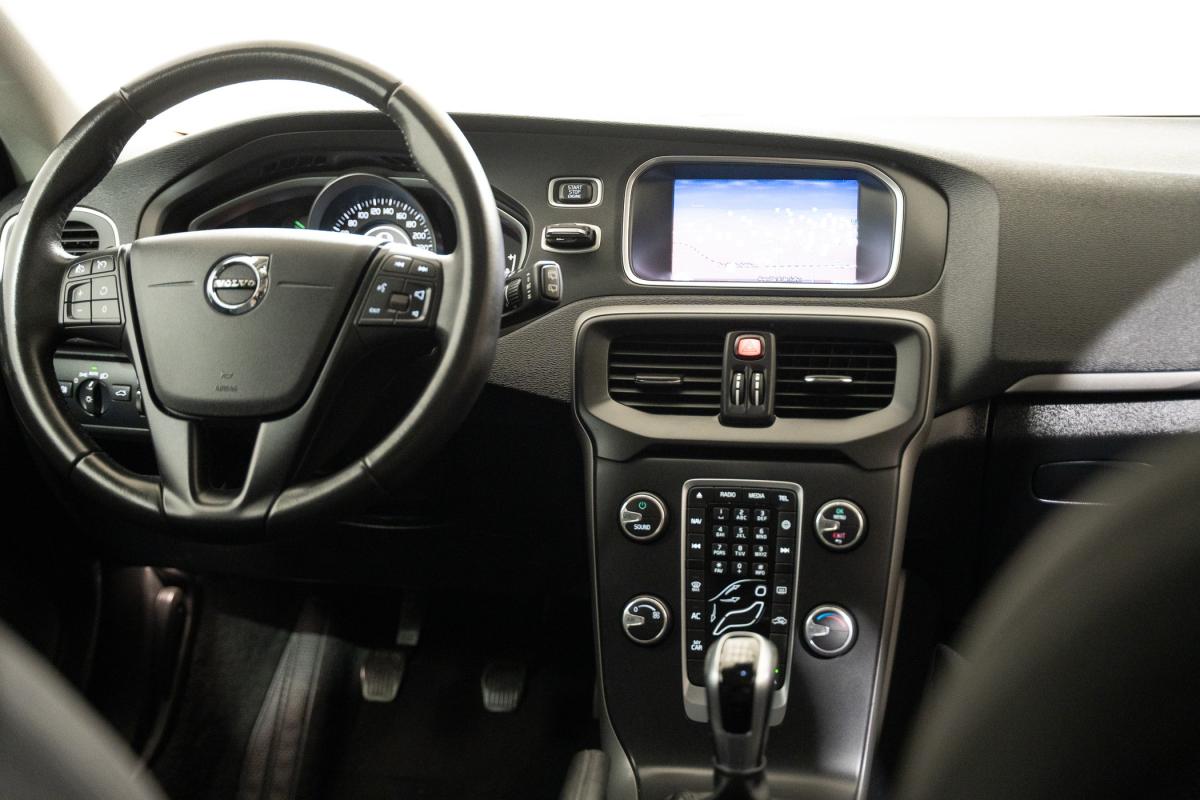 volvo-v40-2017-diesel-1969cc