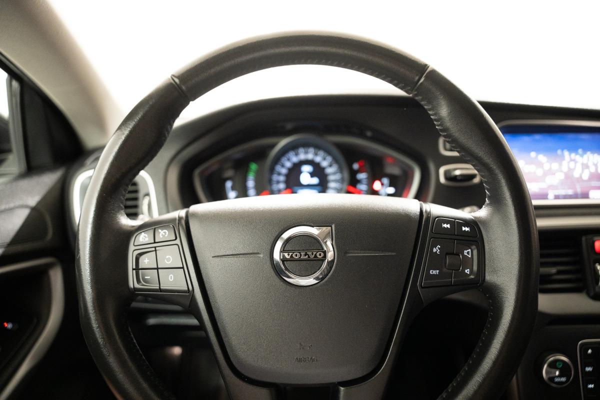 volvo-v40-2017-diesel-1969cc