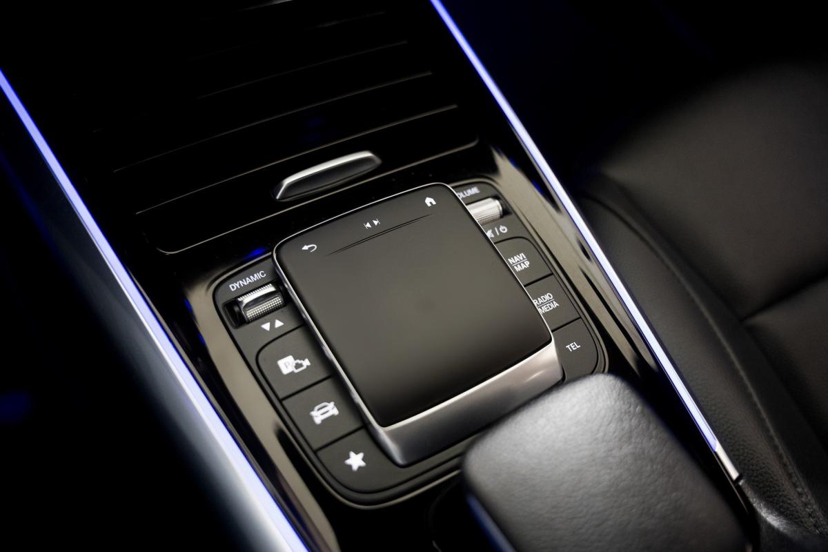 mercedes-benz-eqa-2022-eletrico-500cc