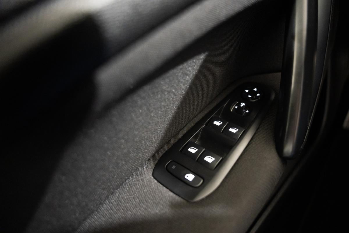 peugeot-308-2019-gasolina-1199cc