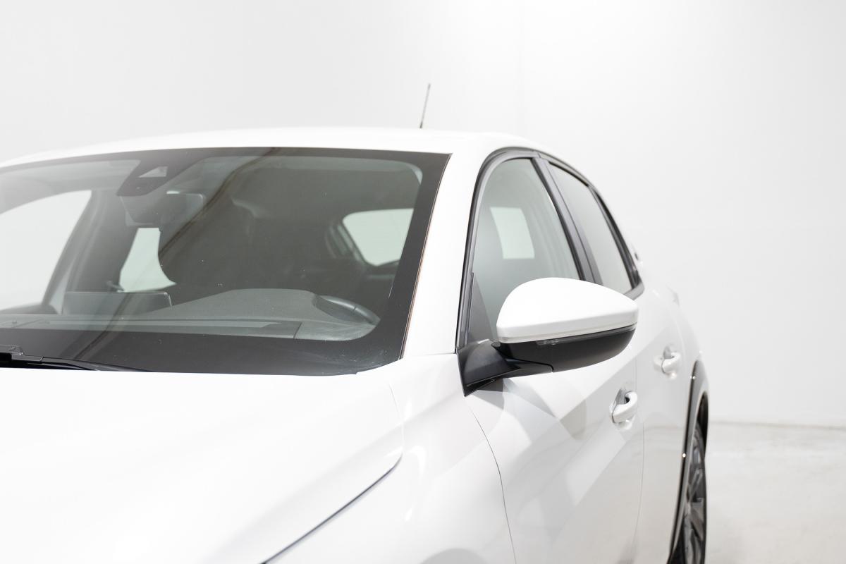 peugeot-208-2021-eletrico-500cc